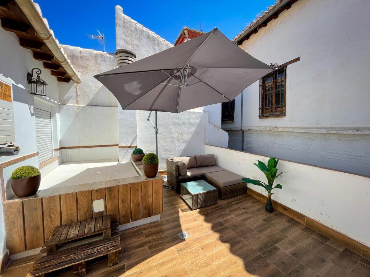 דירות גרנדה Laurel Lounge & Terrace מראה חיצוני תמונה